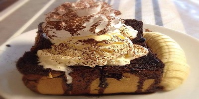 Name:             Glom Glorm
                <br>  Type:              Dessert
                <br>  Menu:             
                <br>					- banoffee cake		= 129 bath
                <br>					- honey toast		= 139 bath
                <br>  Slogan:            Big toast dish with cheap price
                <br>  Address:           Phutthamonthon sai 4 in front of Mahidol University
